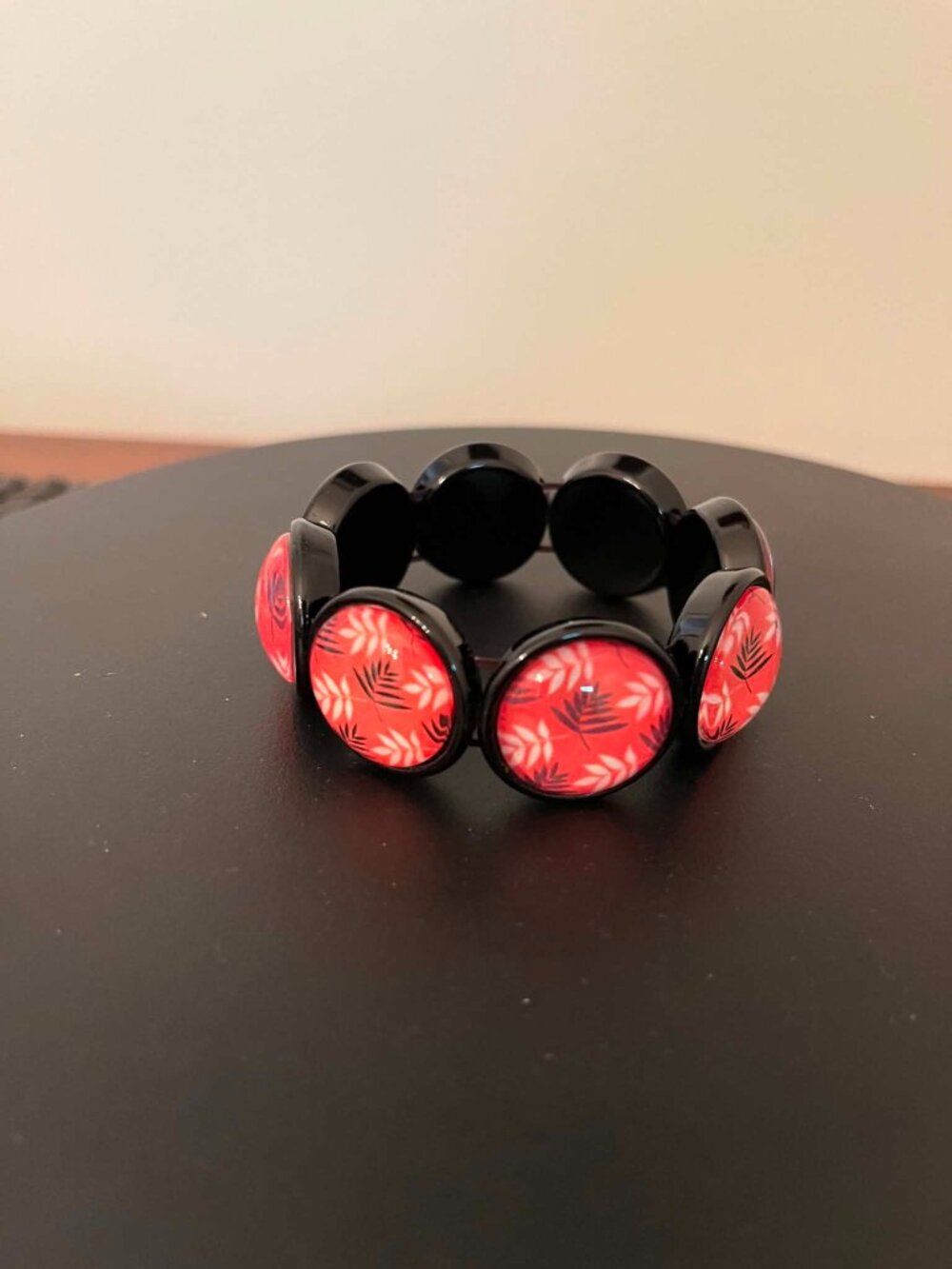 Red and White Tropical Leaf Themed Stretch Bracelet